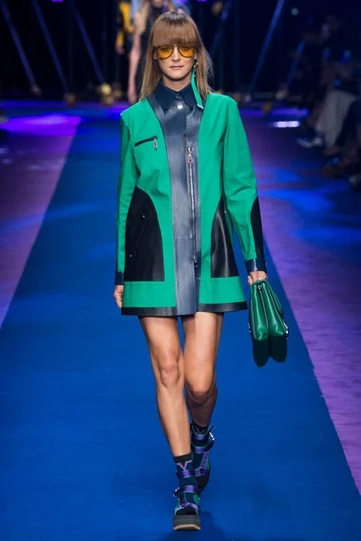Look 12